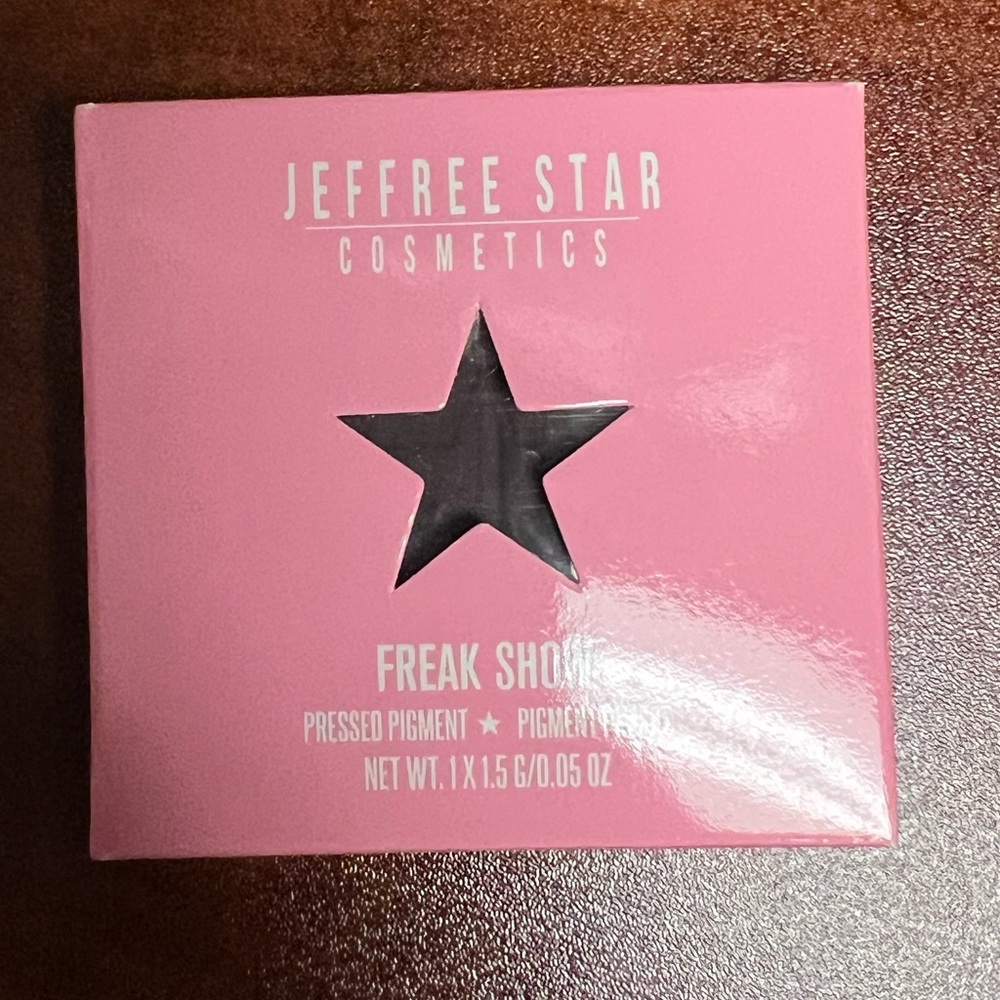 Jeffree Star-freak show eyeshadow